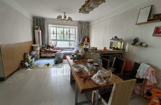 翡翠城   一楼带院70平大院  带车位  免大税 随时看房