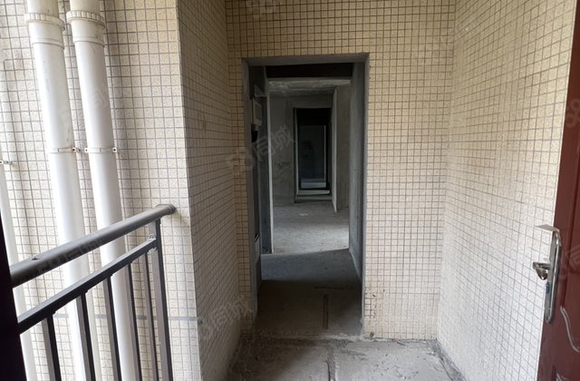 百合花城二区4室2厅140㎡58万二手房图片