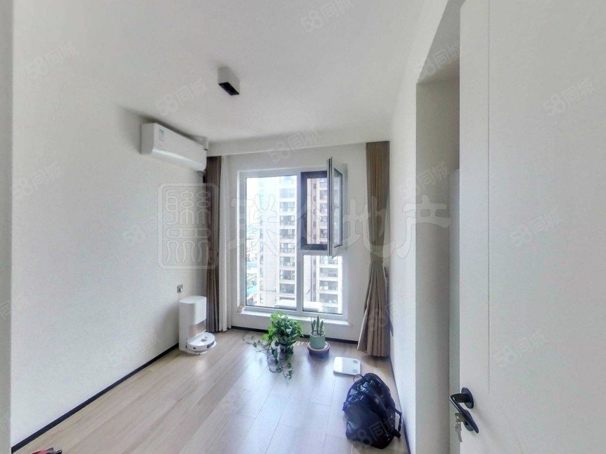 海上?；▓@3室1廳1衛(wèi)96.03㎡西南660萬