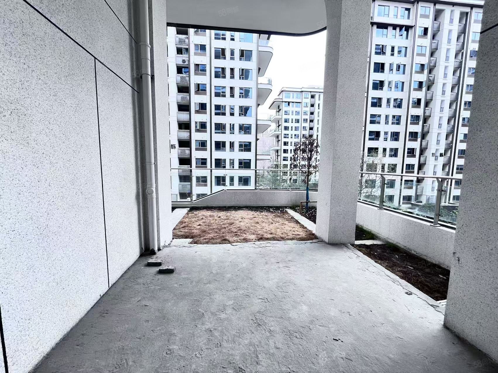 国瑞麓林府4室2厅3卫143㎡南北125万