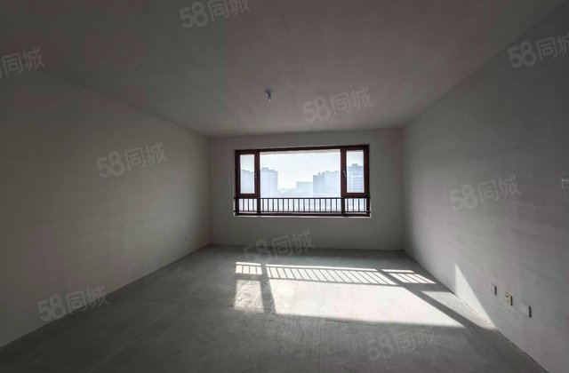 巴黎一号(公寓住宅)4室2厅180㎡92万二手房图片