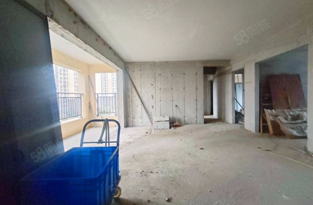 中粮鸿云4室2厅128.82㎡72万二手房图片