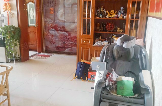汇丰国际住宅小区3室2厅144.05㎡129万二手房图片