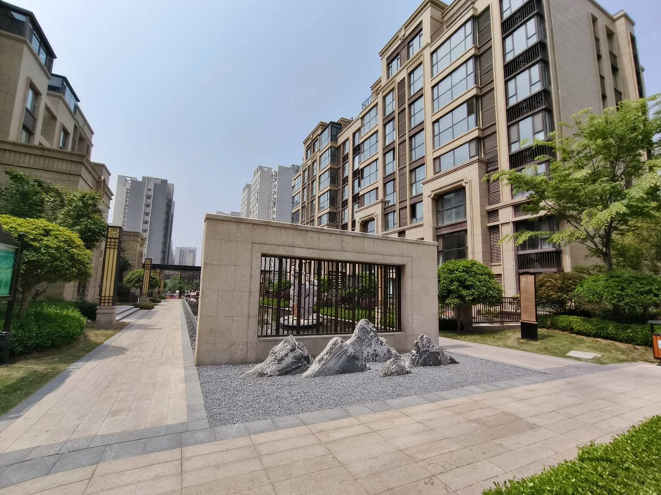 汀香郡灏园小高3室落地大阳台证过2中层采光好