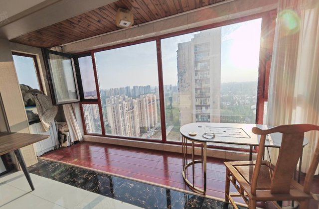 水城印象旁  4000多 精装边户 看房方便