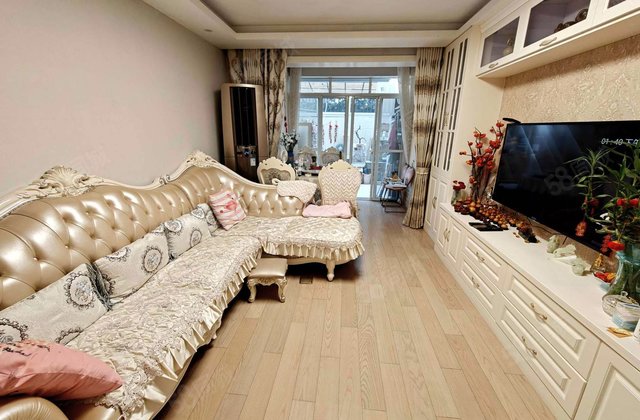 康健路77弄小区3室1厅62.26㎡400万二手房图片