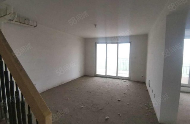 南片区多层电梯复试洋房，198平四室，带车库加车位，新房未住