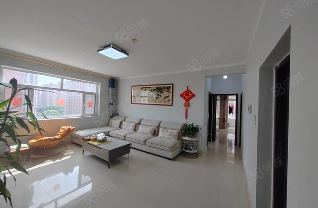 精装修 海德公园三室两卫，带储藏室，看房方便