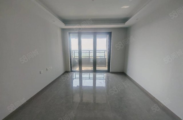 旅游度假区 小三房 精装可拎包入住 有电梯 高楼层视野好