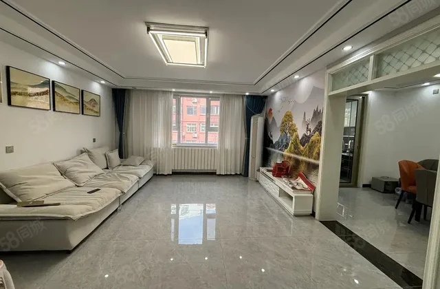 出售世博园小区   三楼 昌润南路 户型很好 价格不高