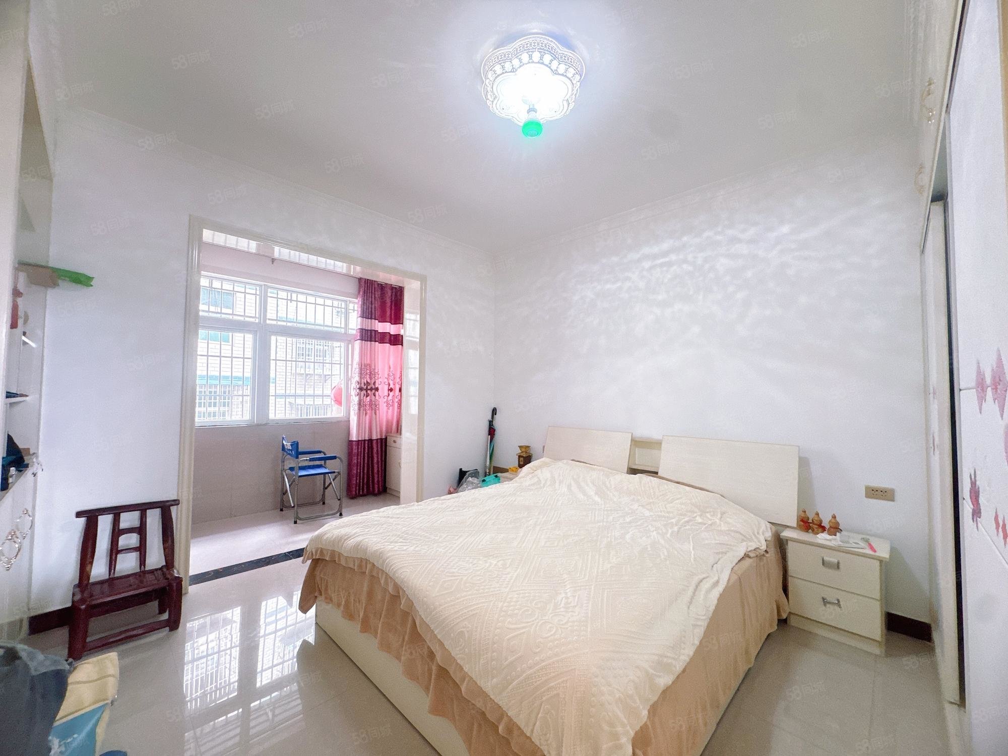 白浪南山小区3室2厅1卫130㎡东南22.8万