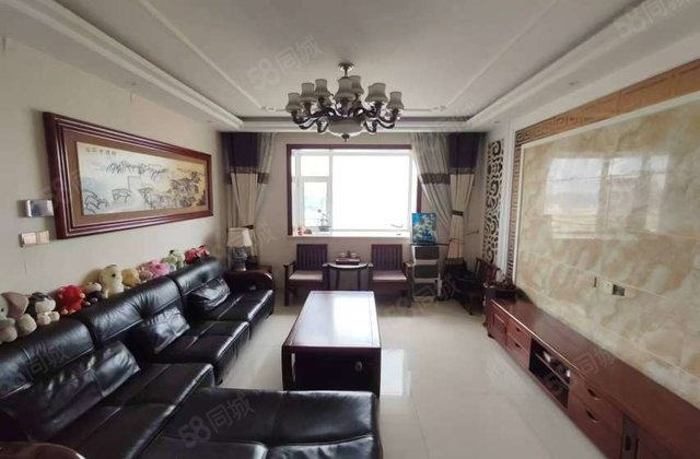 兴华路上 房东急售  精装三室  带车储