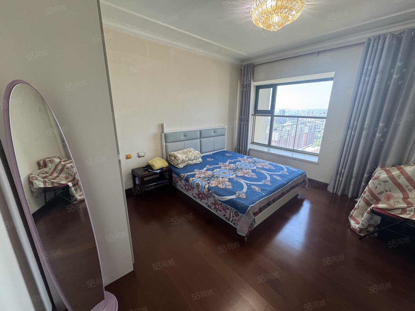 恒大翡翠华庭3室2厅2卫135㎡南北62.8万