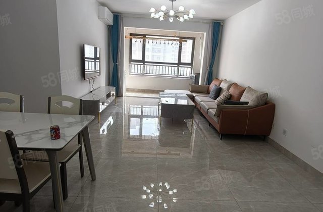 新出莲湖新城性价比  的一套，带车位地下室，中间楼层。