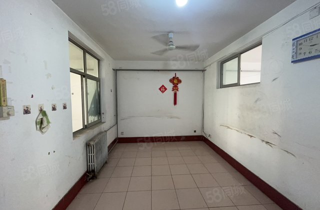 停车方便 非顶 仅售29.9万挨阿尔卡迪亚 水岸花语 金丰苑