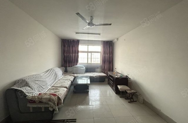 急售三里铺小区   三楼 小区停车方便 价格不高