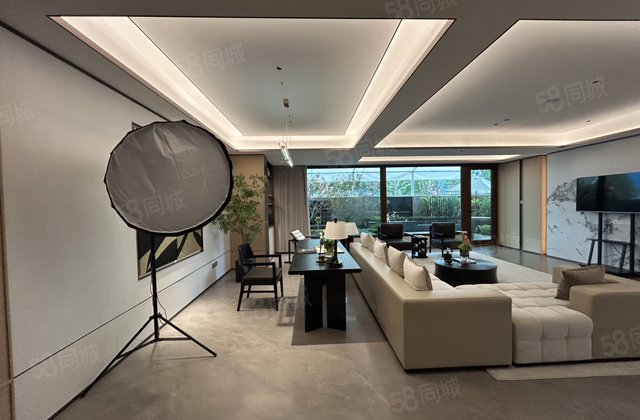 全款房 工程方急售 带车位 带储藏室 一手手续 价格可商榷