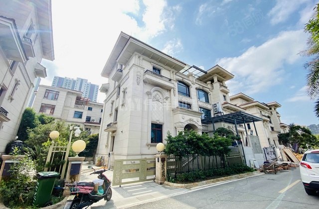 半岛碧桂园(别墅) 1400万 370平 毛坯 单边位好房