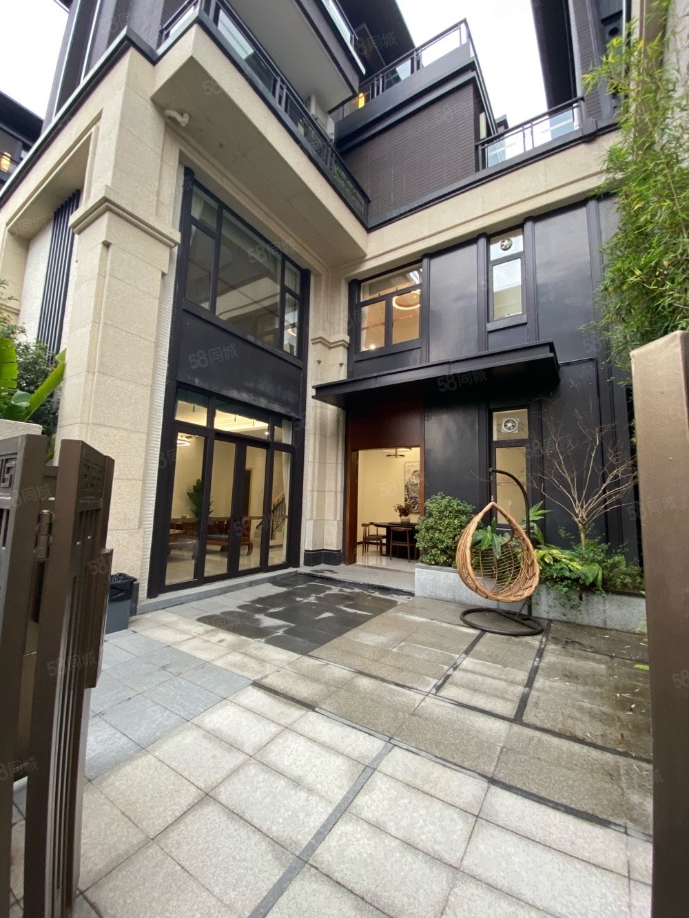 禅域小镇(别墅)5室3厅6卫219㎡南130万