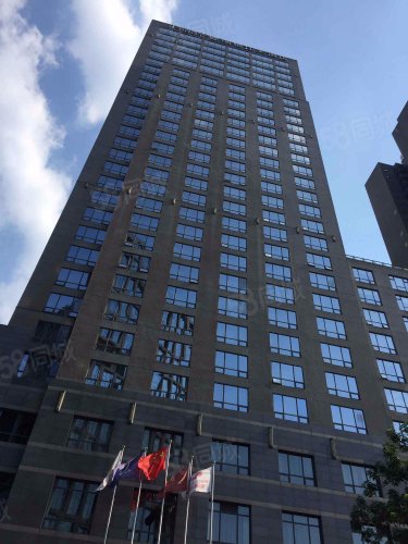 枫林秀水 旁欧瑞蓝爵公馆豪装一室一厅 带星光指标租金2300