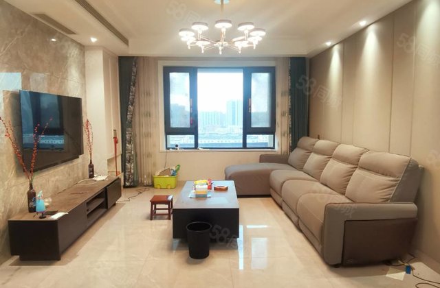 东昌东 实验房 绿城百合新城 一期 三叶草户型双卫小高低公摊