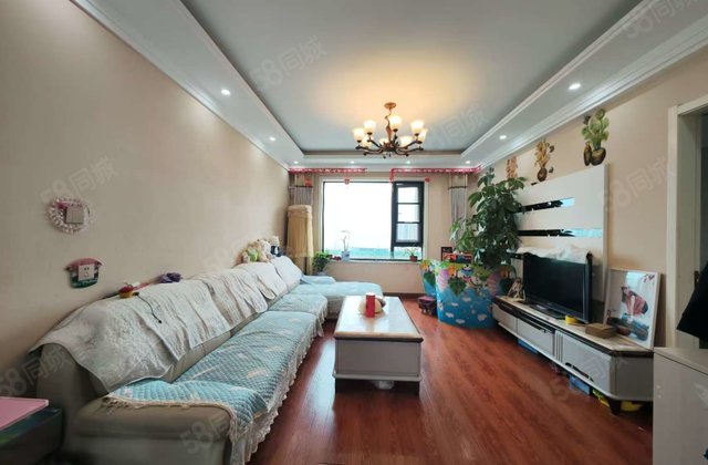 绿城百合新城 三叶草户型 三室两卫精装 送储 免大税