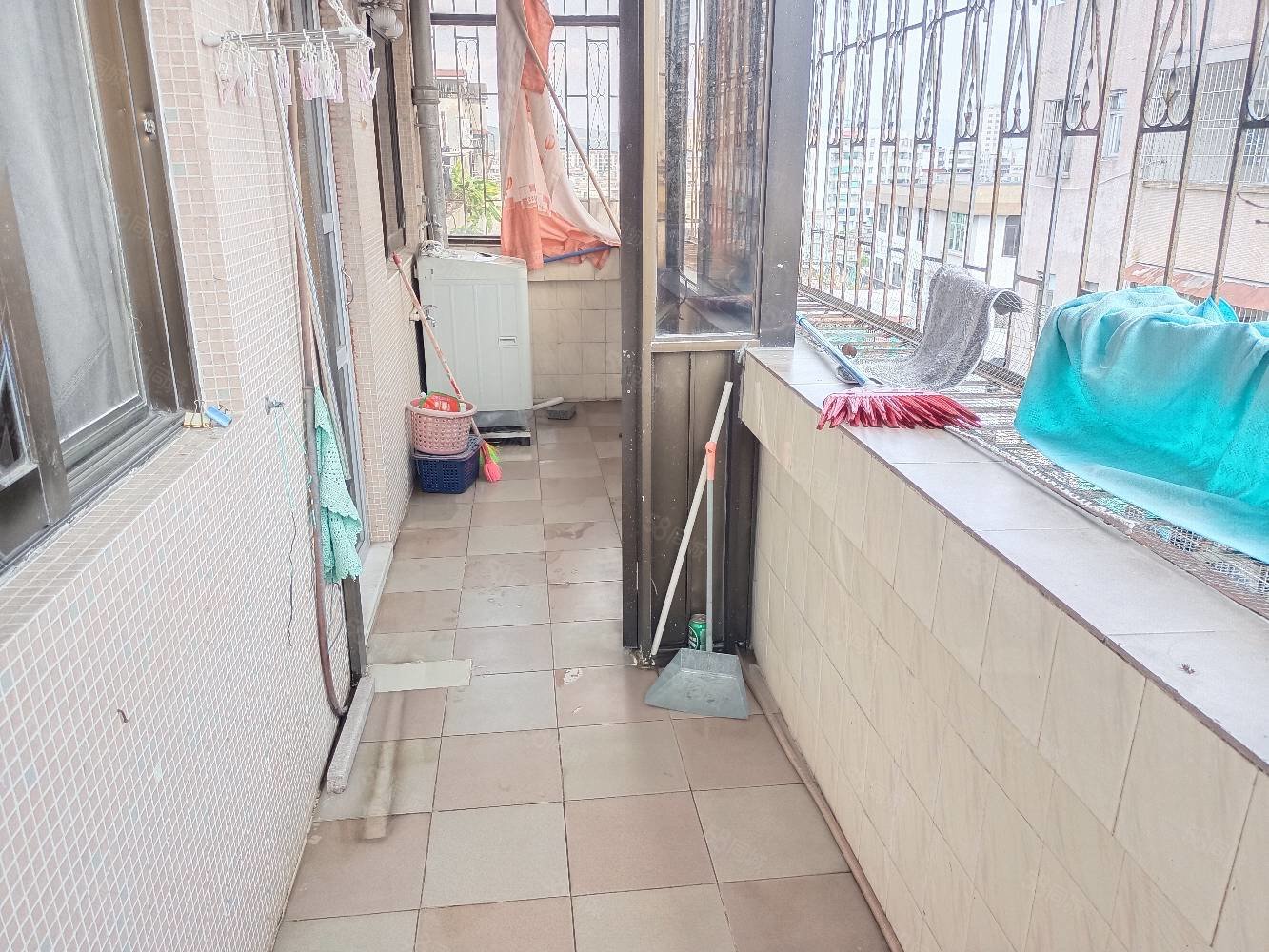 西门市场顶3室2厅1卫98㎡南北32万