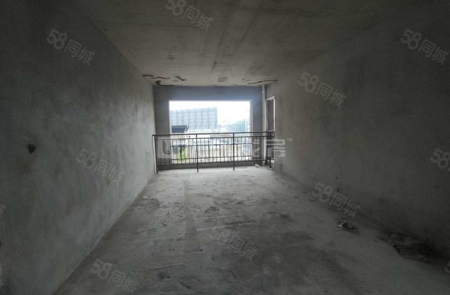 东方和园4室2厅133.15㎡56.6万二手房图片