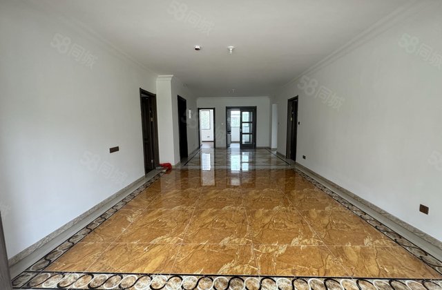 开发区国岳府四室，双阳台双卫，南北通透，免大税，送车储