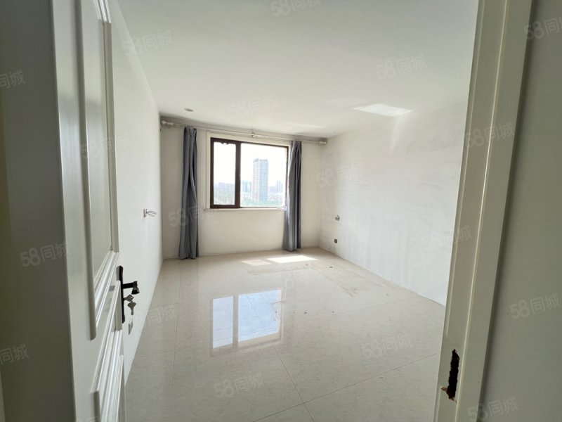 三室两卫,带车位,满五 ,随时看房,碧桂园碧草云天-通辽58同城