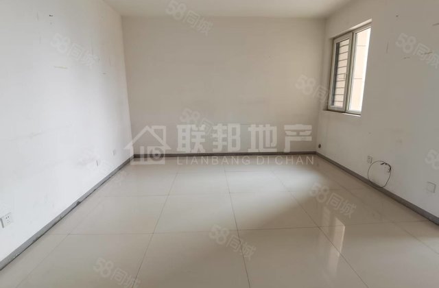 亿丰 水晶丽城 三室两卫 单价    多 有储   婚房