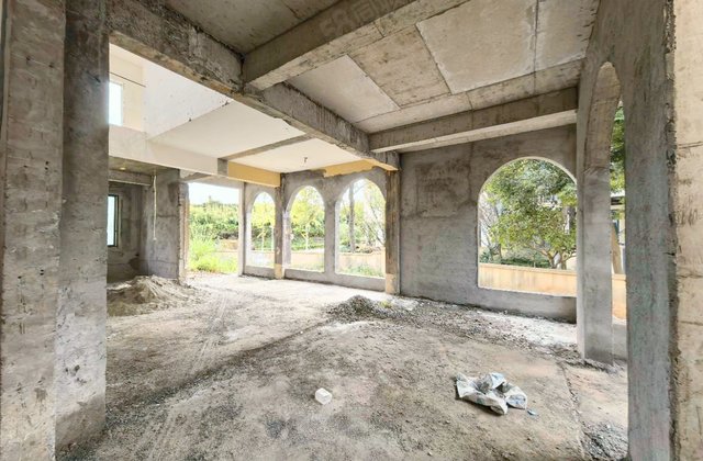 观岭国际社区丁香墅一期6室3厅260.14㎡320万二手房图片