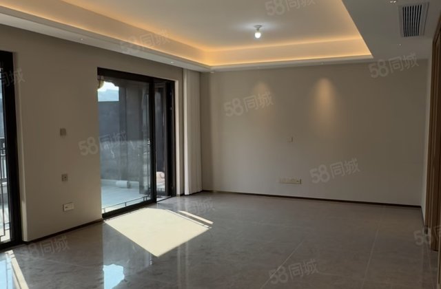 东方明珠4室2厅138㎡89万二手房图片