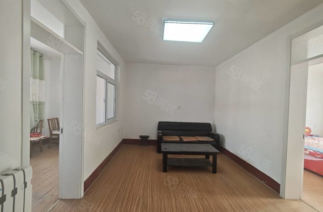 四院，市中心位置，东昌中学，近医院 中间楼层 小三居