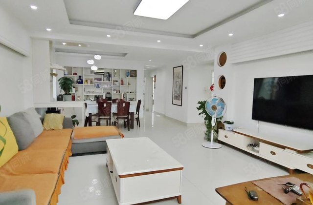 上东昌，星海家园电梯房三室二卫带车库，单价    多。