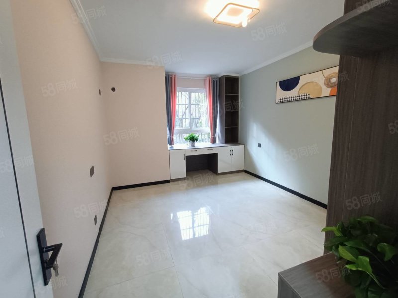 玖隆皇家花园3室2厅1卫90㎡南56.8万