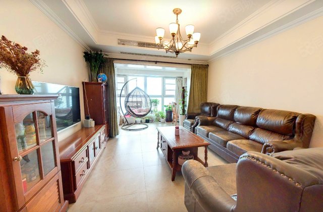 中德英伦联邦(C区)3室2厅116.38㎡212万二手房图片