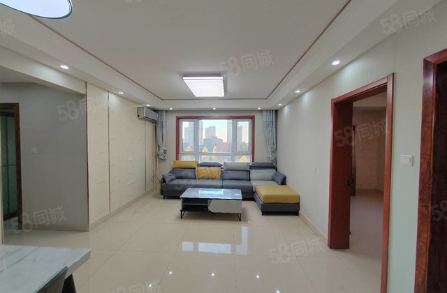 总高18层的电梯6楼 一梯两户的西边户 全明三室有钥匙