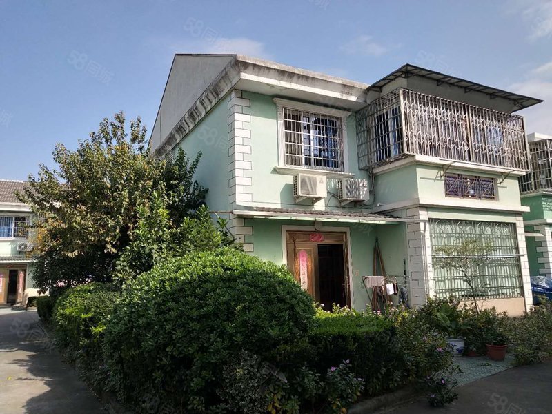 横街镇街上振新新村联排别墅落地房共3层产证166.6平