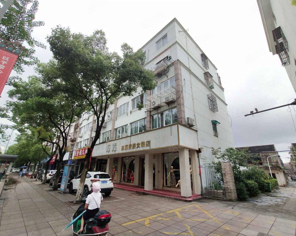 慈溪大润发小区