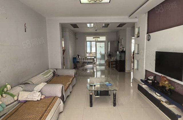 凤凰新城 一楼地暖房 带地上车库 三叶草户型