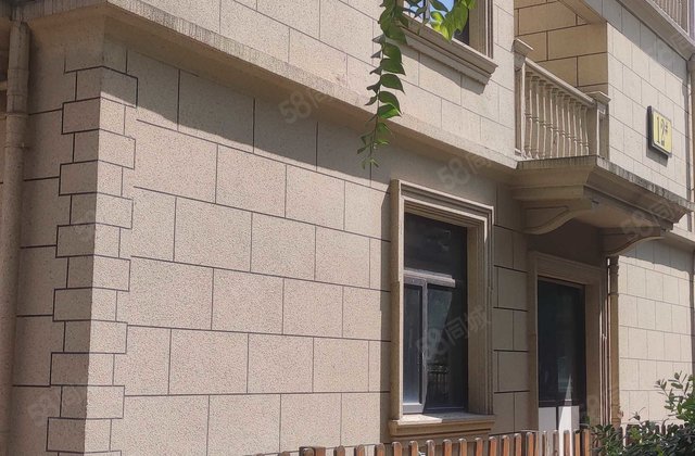 弘洋拉菲小镇(别墅)4室2厅246.05㎡350万二手房图片