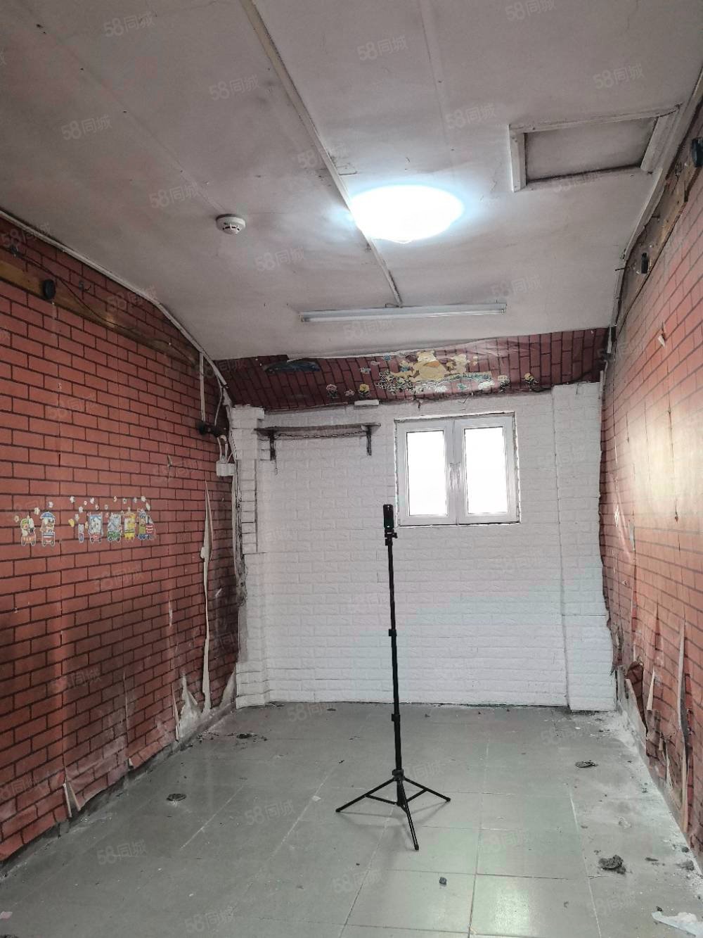 張自忠路平房小區(qū)1室0廳0衛(wèi)16.8㎡南北238萬(wàn)