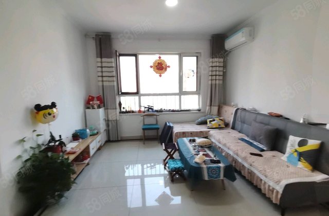 转盘高端社区，东上边户餐客厅分离，证过两年带八万车位