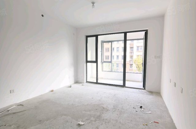 新房毛坯 143平 带车位 总高5层 金裕新城 4居室