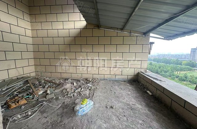 一品山南小区4室2厅170㎡90万二手房图片