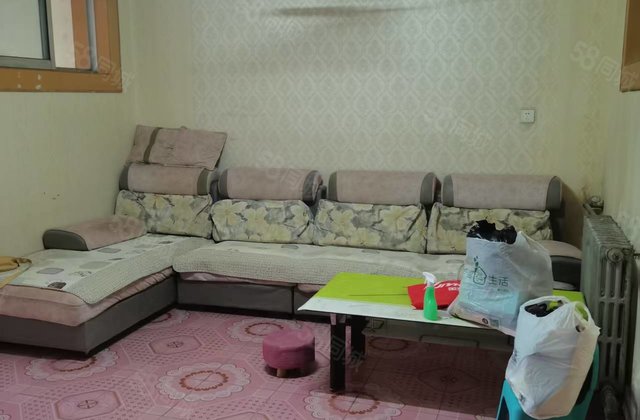 临近文轩一中外国语二实验区委家属院送家具家电免大税价格可谈。
