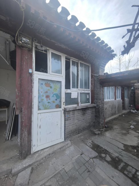 方家胡同小區(qū)1室0廳0衛(wèi)15㎡南北238萬