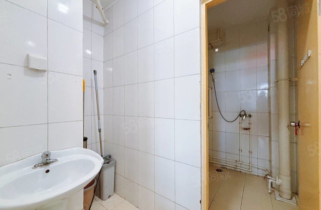 房东急售  嘉明 正规商品房 南北通透 楼龄新 刚需小三居