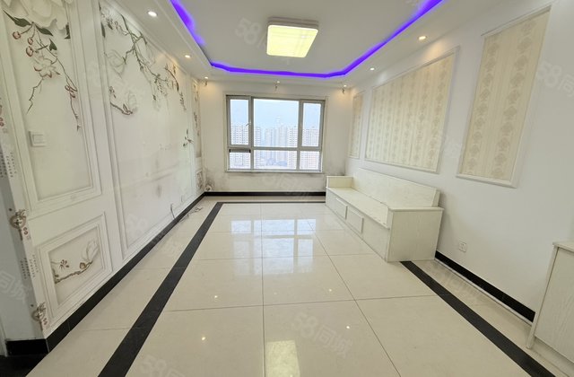 东昌壹号院！昌润莲城！电梯中间楼层！精装3室2厅！价格可谈